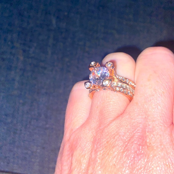 Gorgeous Rose Gold and Sterling CZ ring - Size 7.5 - Picture 2 of 8